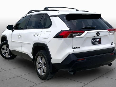 Used 2025 Toyota RAV4 XLE AWD/4WD image 12