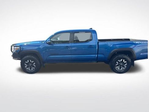 Used 2017 Toyota Tacoma TRD Off-Road w/ Premium & Technology Package AWD/4WD image 4