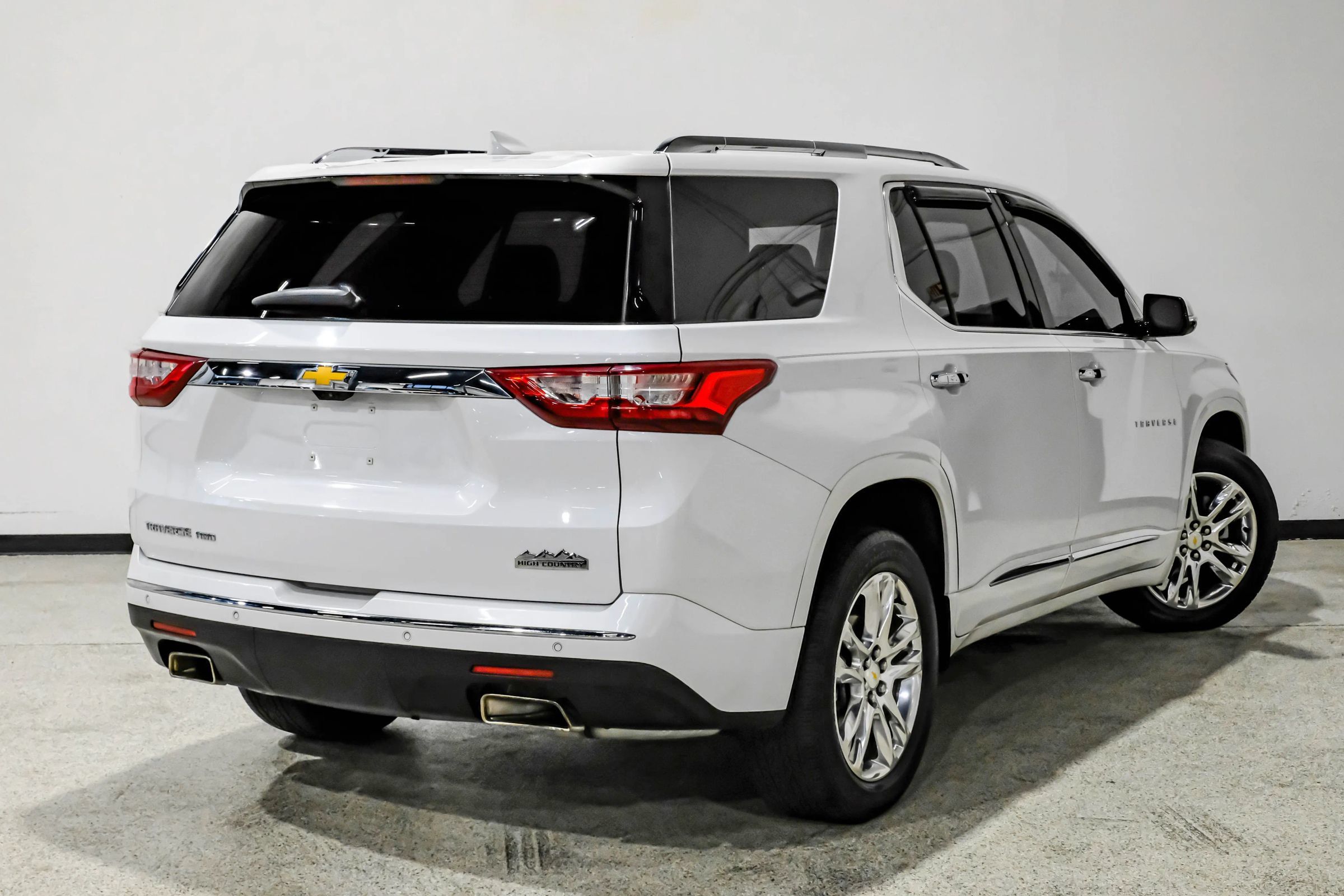 Used 2019 Chevrolet Traverse High Country w/ LPO, Floor Liner Package AWD/4WD image 6