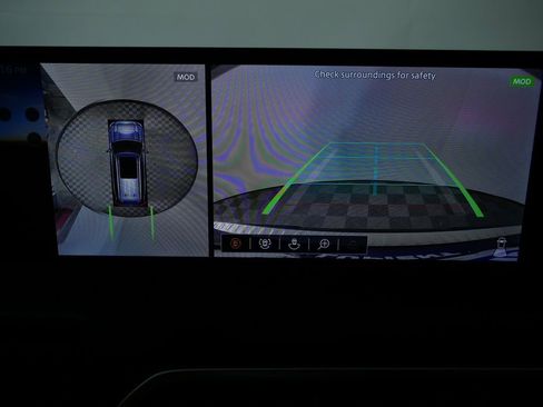 Used 2025 Nissan Armada Platinum Reserve image 25