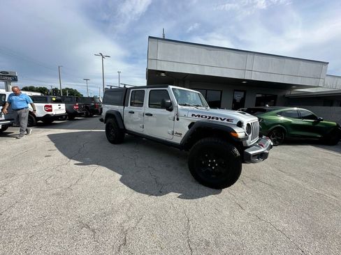 Used 2022 Jeep Gladiator Mojave AWD/4WD image 16
