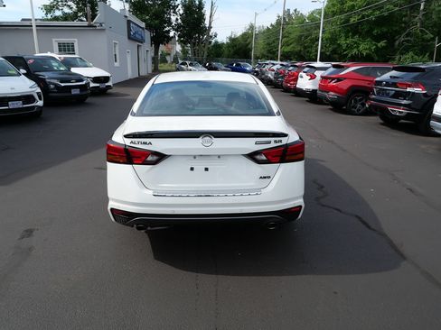 Used 2022 Nissan Altima 2.5 SR w/ Midnight Edition Package AWD/4WD image 4
