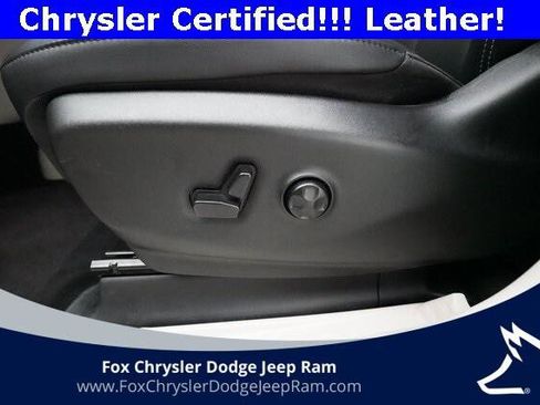 Certified 2024 Chrysler Pacifica Touring-L image 29