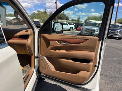 Used 2015 Cadillac Escalade ESV Platinum AWD/4WD image 20