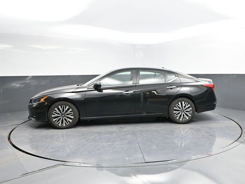 Used 2023 Nissan Altima 2.5 SV image 5