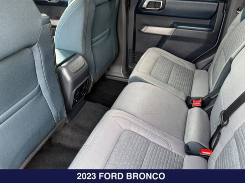 Used 2023 Ford Bronco Outer Banks w/ Sasquatch Package AWD/4WD image 13