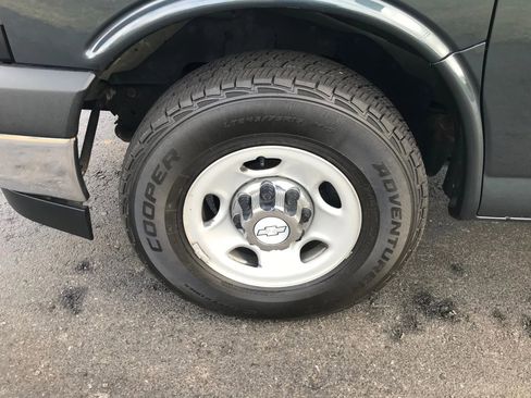 Used 2017 Chevrolet Express 3500 LT w/ LT Preferred Equipment Group image 31