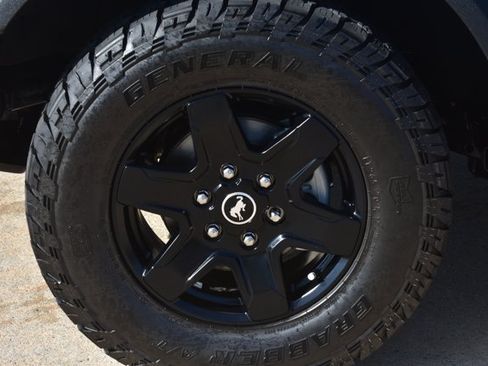 Used 2025 Ford Bronco Outer Banks AWD/4WD image 9