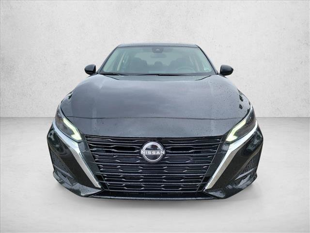 Used 2025 Nissan Altima 2.5 SV FWD image 2
