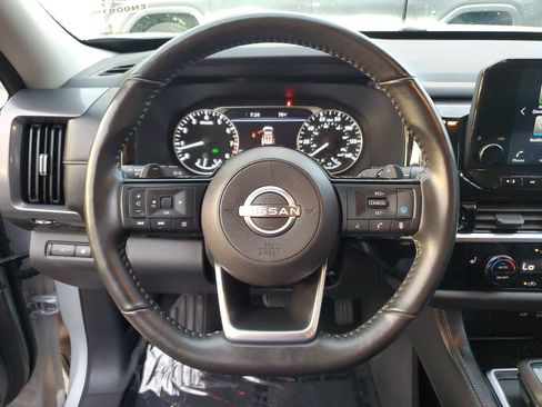 Used 2025 Nissan Pathfinder SL FWD image 20