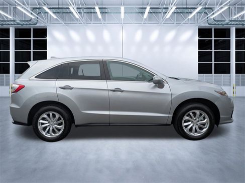 Used 2018 Acura RDX w/ Technology Package image 3