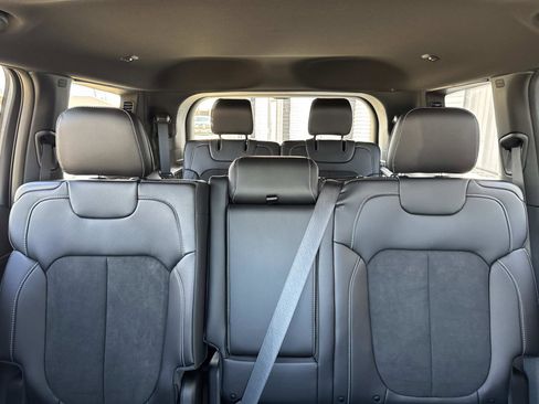 New 2025 Jeep Grand Cherokee L Altitude image 7