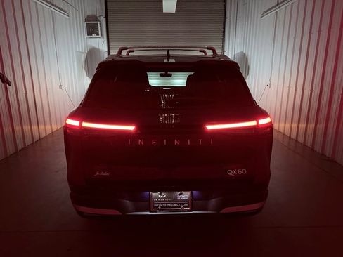 Certified 2026 INFINITI QX60 Luxe w/ Cargo Package FWD image 9