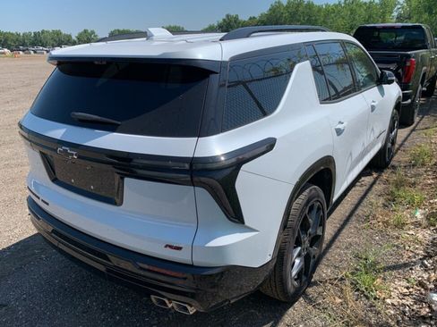 Used 2026 Chevrolet Traverse RS w/ LPO, Floor Liner Package AWD/4WD image 3