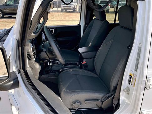 Used 2024 Jeep Wrangler Willys image 7