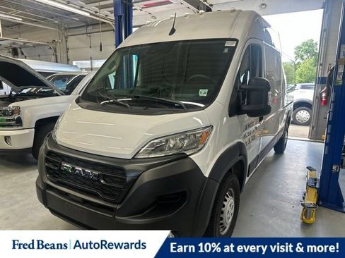 Used 2025 RAM ProMaster 2500 w/ Convenience Group FWD image 3