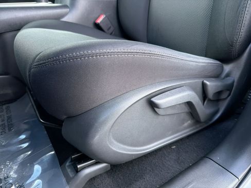 Used 2020 Nissan Pathfinder S image 18