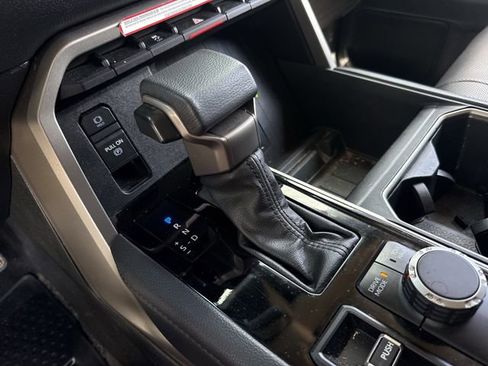 Used 2022 Toyota Tundra Limited w/ Power Package AWD/4WD image 20