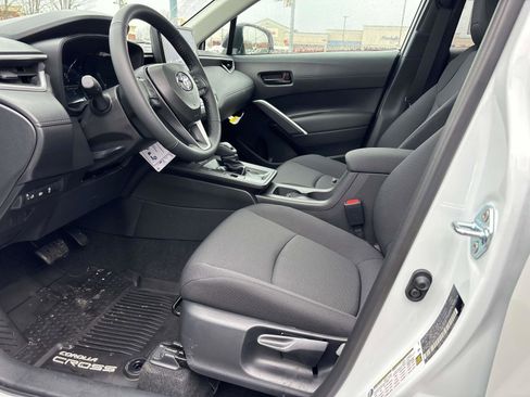 New 2026 Toyota Corolla Cross LE AWD/4WD image 6