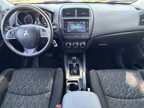 Used 2025 Mitsubishi Outlander Sport ES AWD/4WD image 17