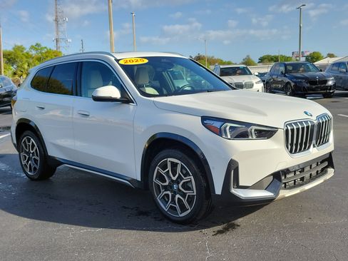 Certified 2025 BMW X1 xDrive28i w/ Premium Package image 2