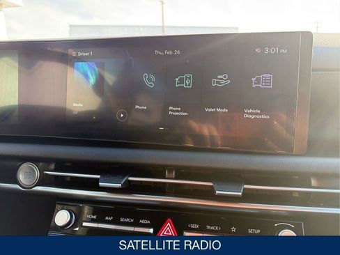 Certified 2025 Hyundai Santa Cruz SEL image 17