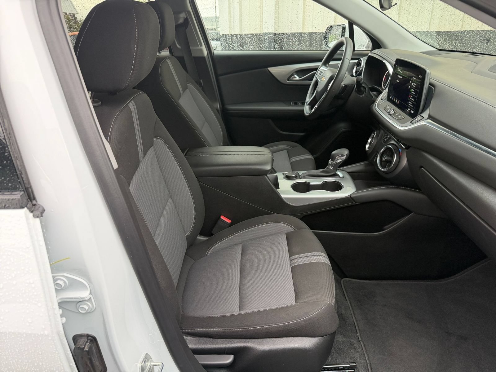 Used 2025 Chevrolet Blazer LT FWD image 37