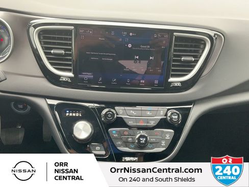 Used 2025 Chrysler Pacifica Select FWD image 23