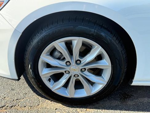 Used 2025 Chevrolet Malibu LT FWD image 23