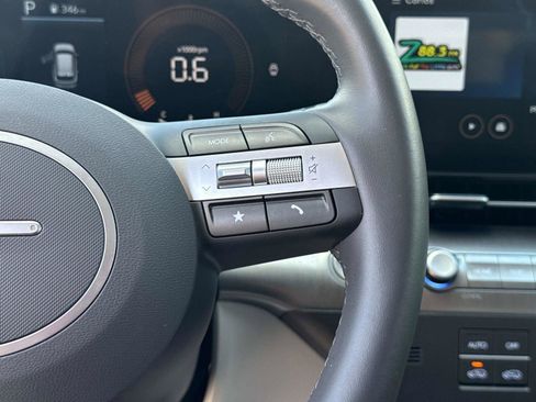 Used 2025 Hyundai Kona SEL image 28