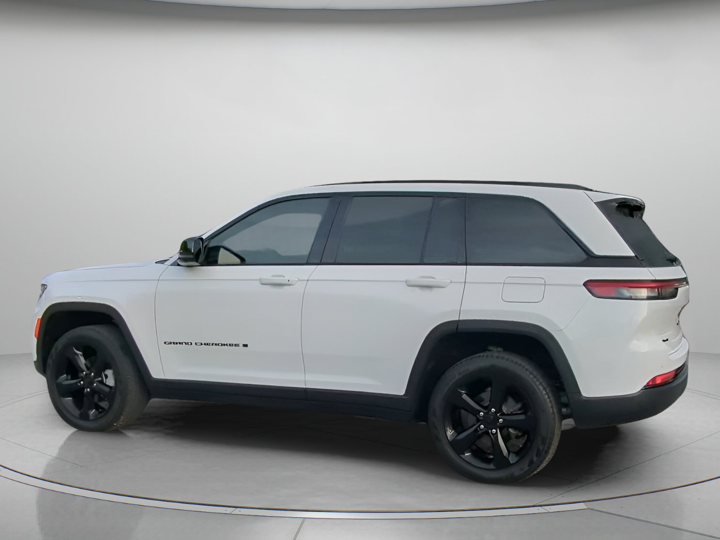 Used 2023 Jeep Grand Cherokee Limited w/ Luxury Tech Group II AWD/4WD image 18