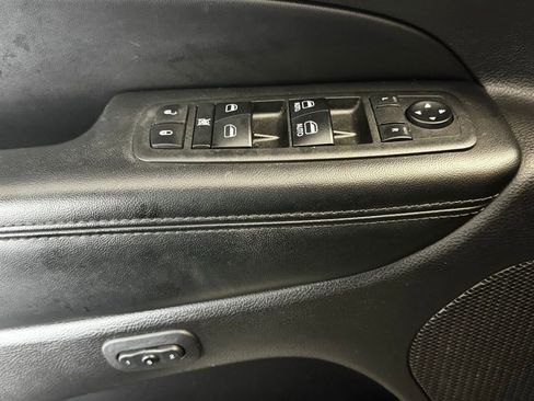 Used 2018 Jeep Grand Cherokee Limited image 12