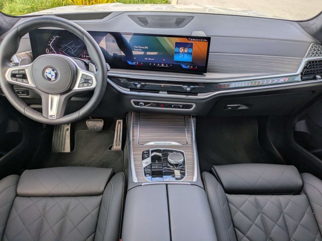 Used 2026 BMW X7 xDrive40i w/ M Sport Package AWD/4WD image 13