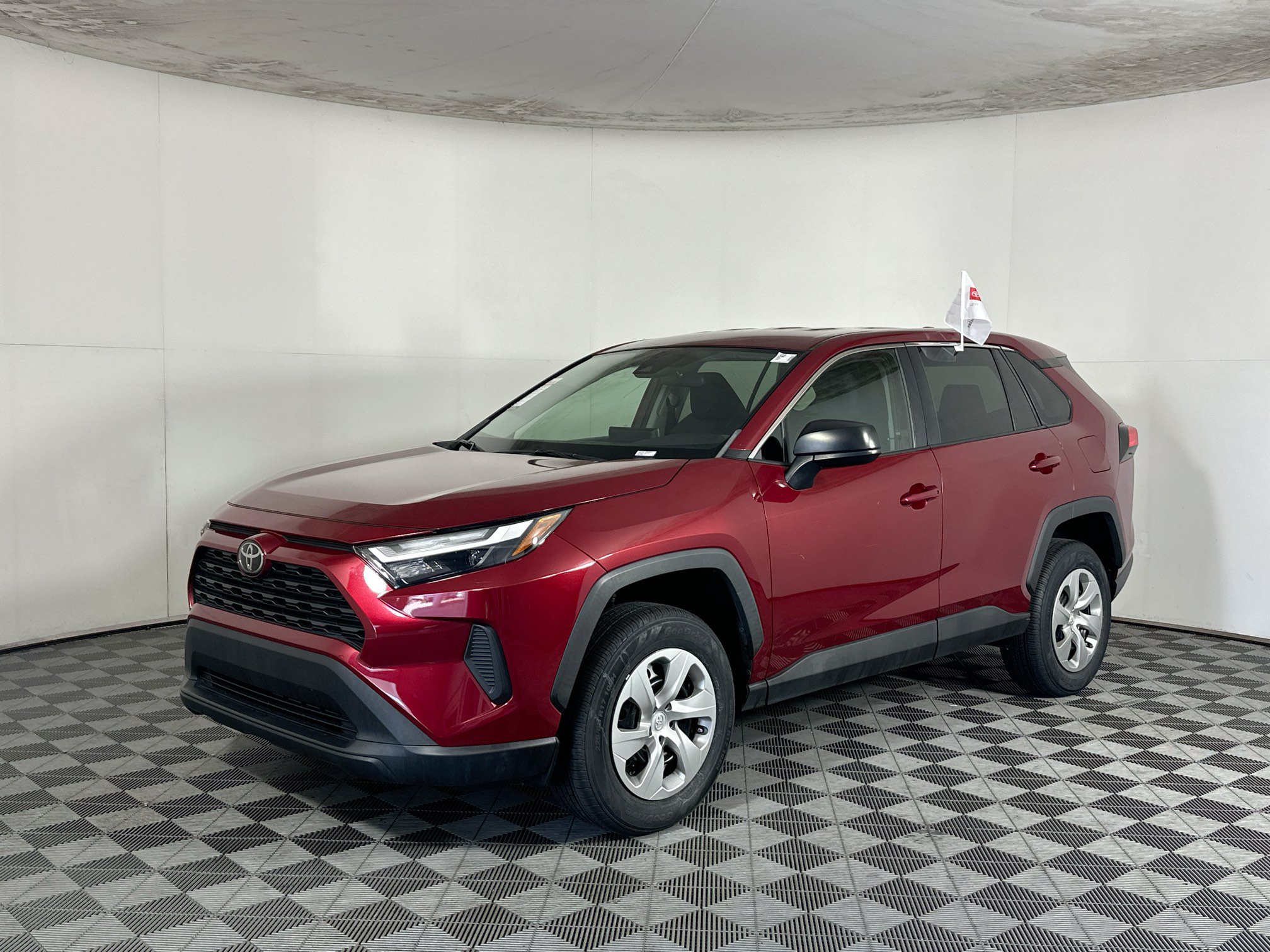 Used 2023 Toyota RAV4 LE FWD image 7