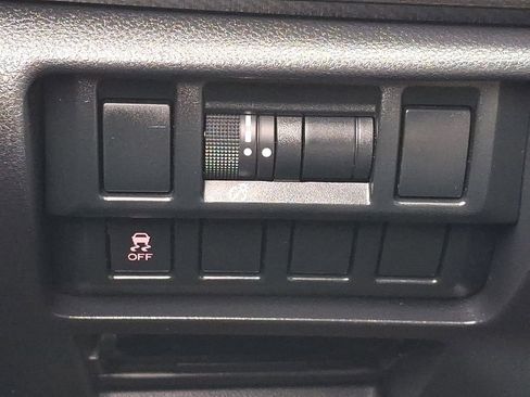 Used 2018 Subaru Crosstrek 2.0i Premium image 18