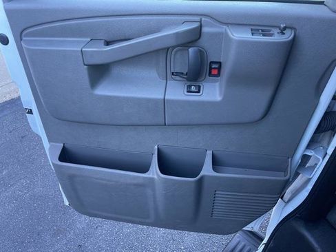Used 2022 Chevrolet Express 3500 LS image 28