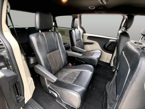 Used 2020 Dodge Grand Caravan SXT FWD image 20