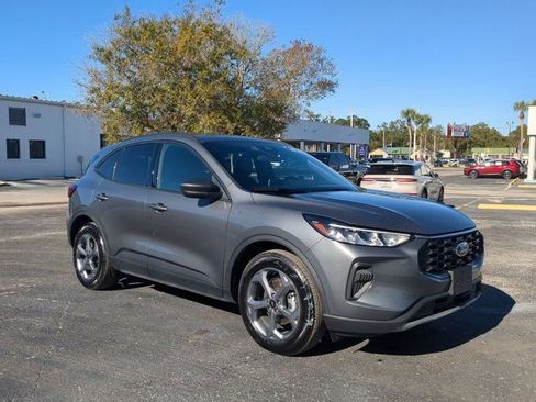 Used 2025 Ford Escape ST-Line image 2
