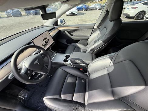 Used 2022 Tesla Model Y Performance AWD/4WD image 10