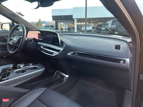 Used 2025 Cadillac Lyriq Sport image 26