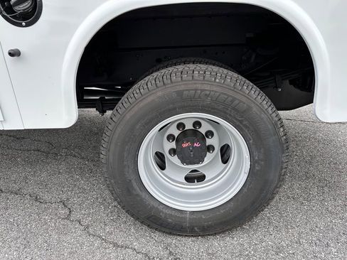 New 2026 GMC Sierra 3500 Pro AWD/4WD image 31