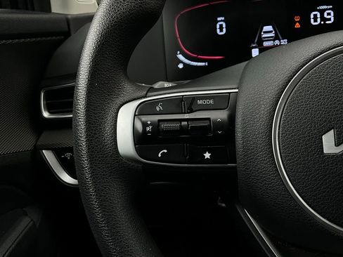 Used 2025 Kia Sportage LX image 32