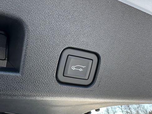 New 2026 Chevrolet Traverse LT w/ Sun and Wheel Package AWD/4WD image 29