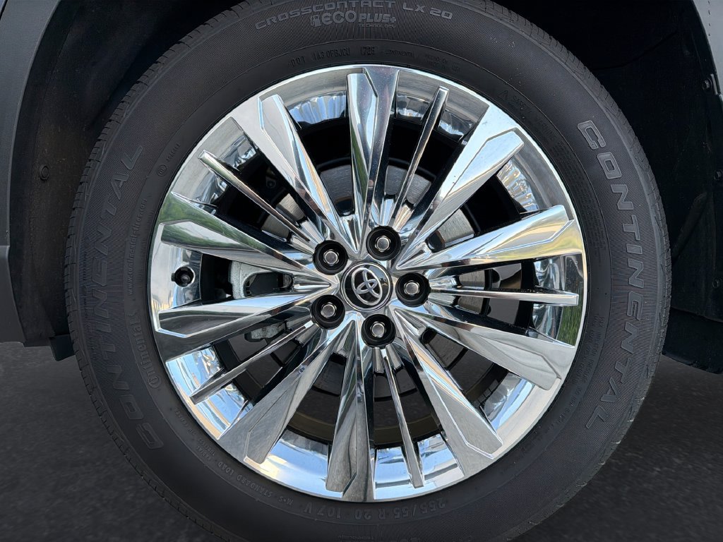 Used 2025 Toyota Grand Highlander AWD image 31