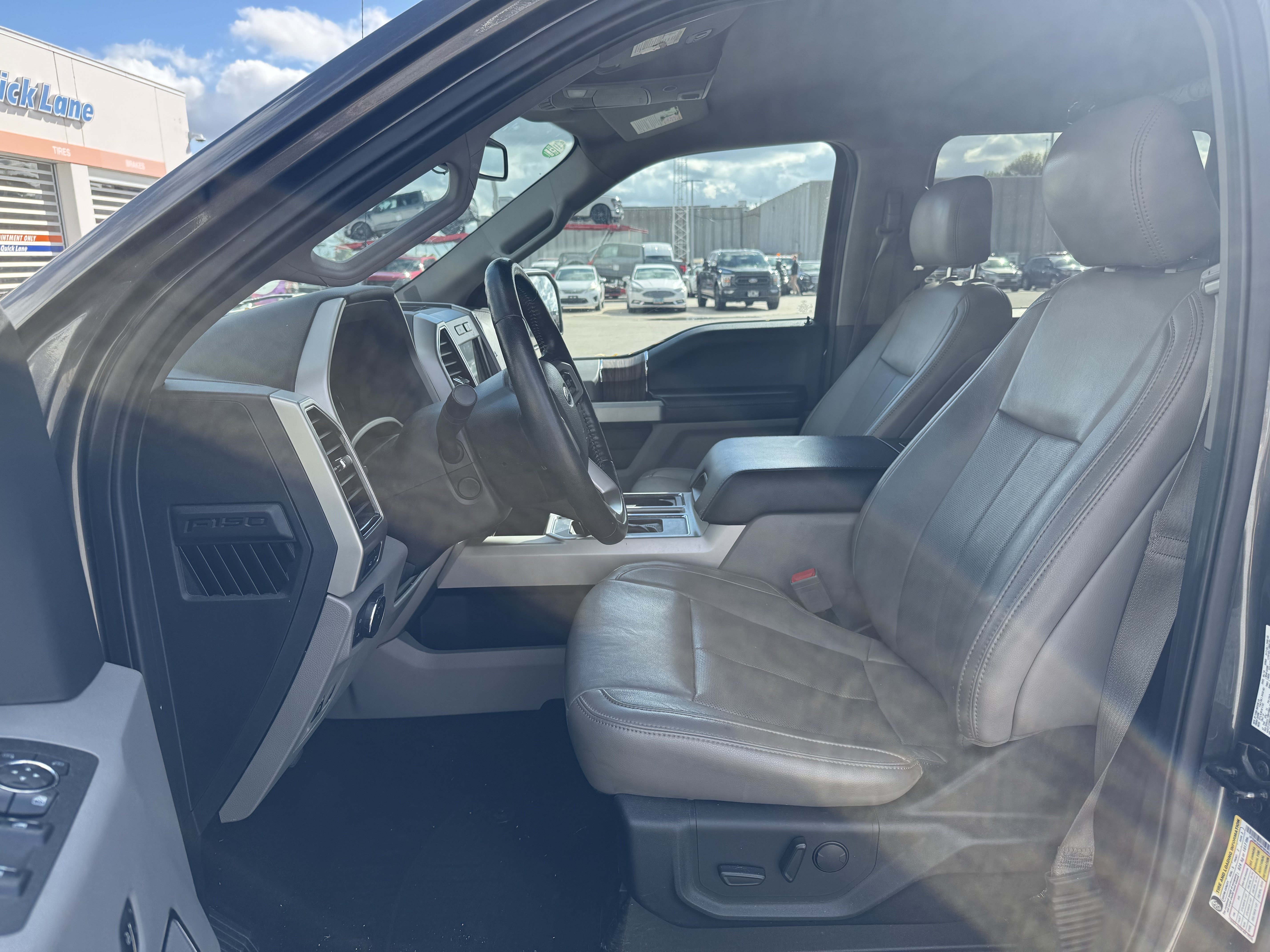 Used 2019 Ford F150 Lariat w/ Equipment Group 502A Luxury AWD/4WD image 8