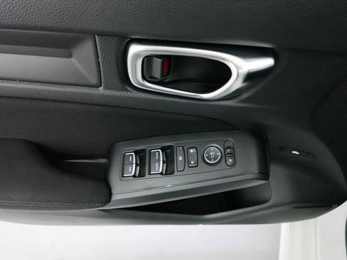 Used 2025 Honda Civic Sport image 11