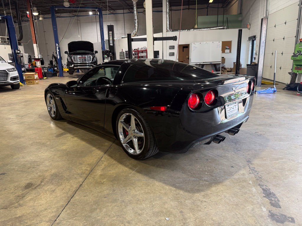 Used 2005 Chevrolet Corvette Coupe w/ Preferred Equipment Group RWD image 6
