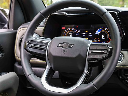 Used 2024 Chevrolet Colorado ZR2 w/ ZR2 Bison Edition image 9