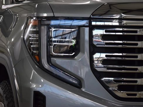 Used 2024 GMC Sierra 1500 Denali w/ Technology Package image 12