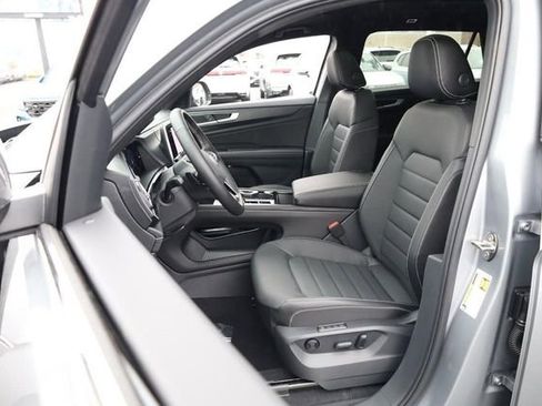 New 2026 Volkswagen Atlas Cross Sport SEL image 8